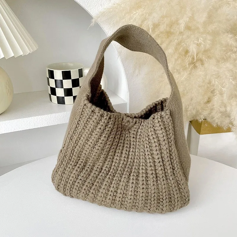 3Leaves Essential Crochet Handbag - Image 4