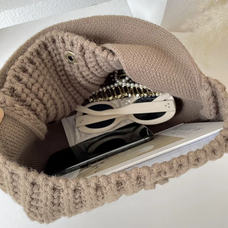 3Leaves Essential Crochet Handbag - Image 6