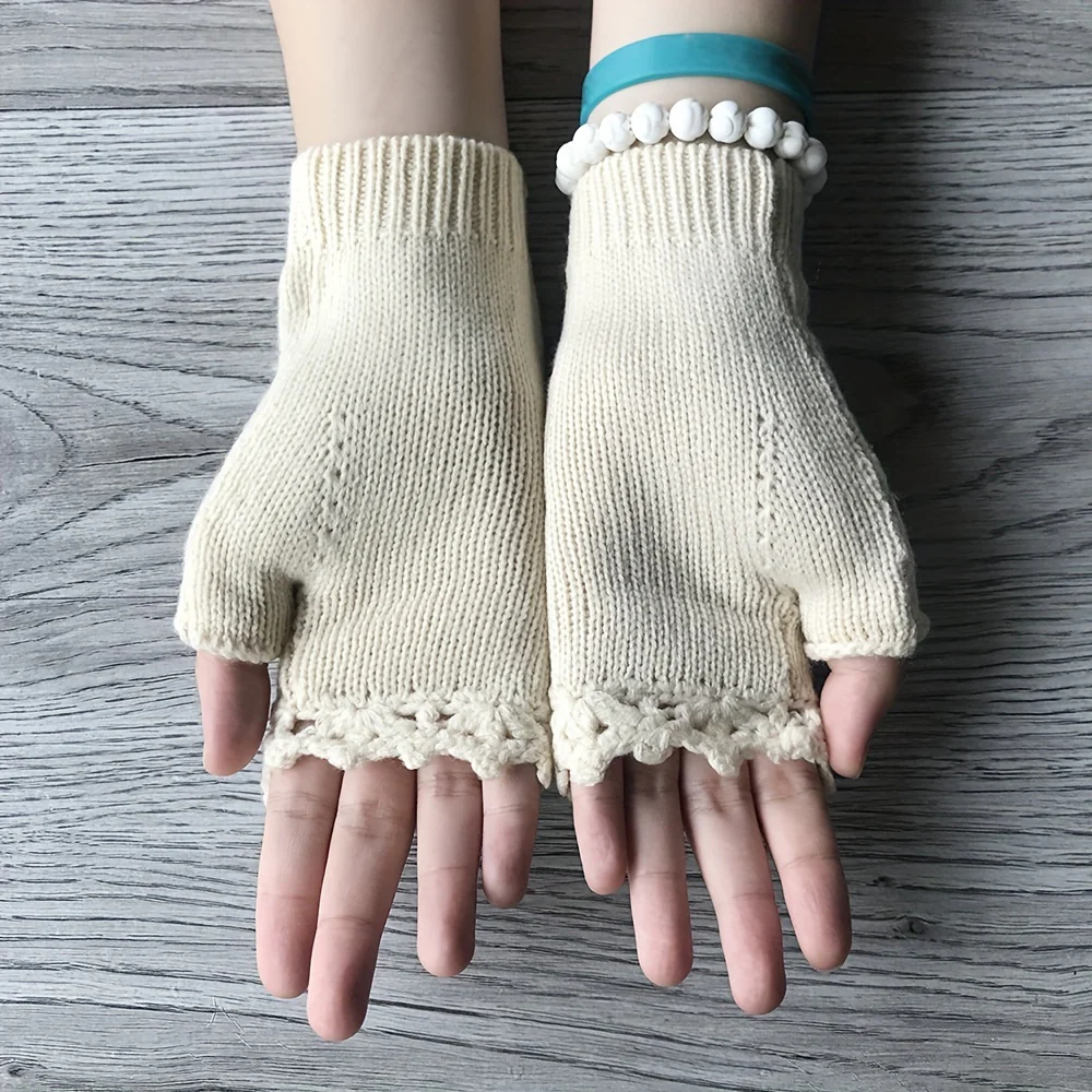 3Leaves Floral Fingerless Gloves - Image 2