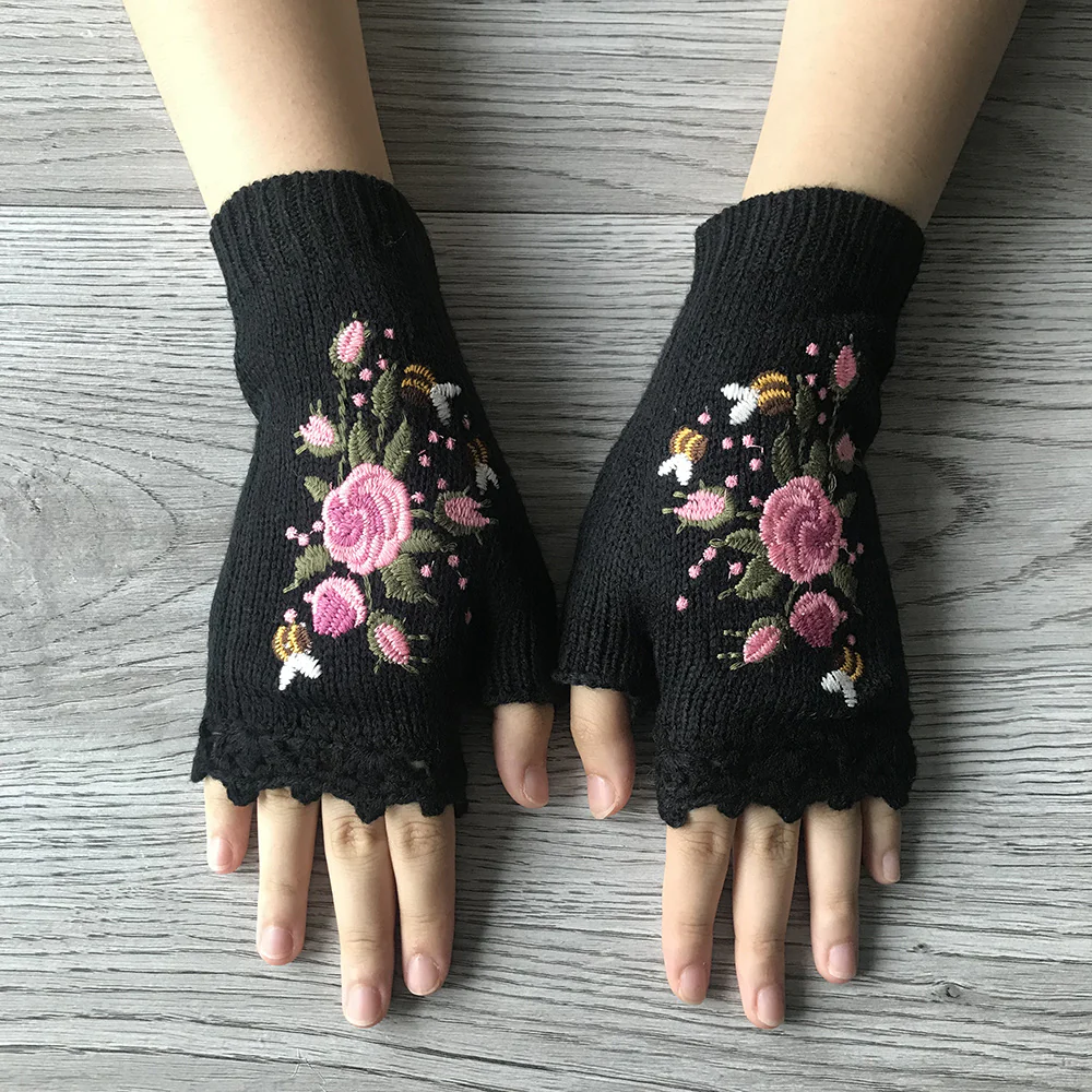 3Leaves Floral Fingerless Gloves - Image 3