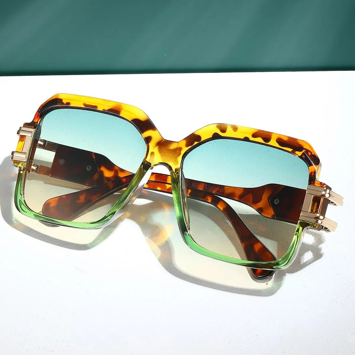 3Leaves Radiance Sunglasses - Image 3