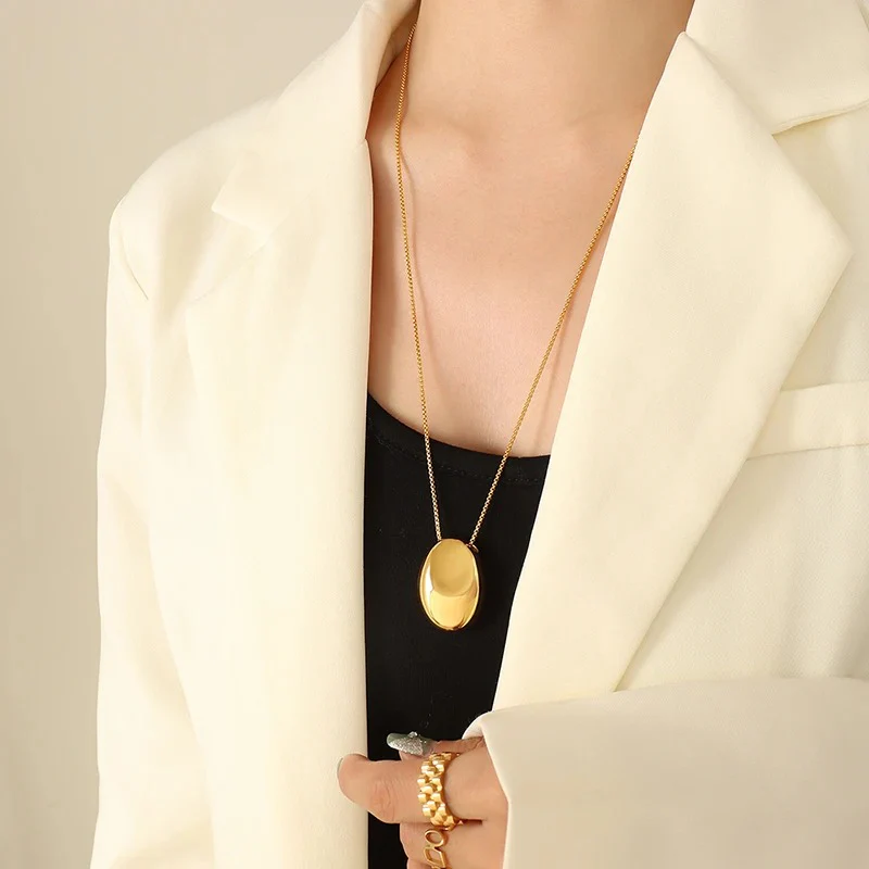 Celeste Oval Necklace - Image 2