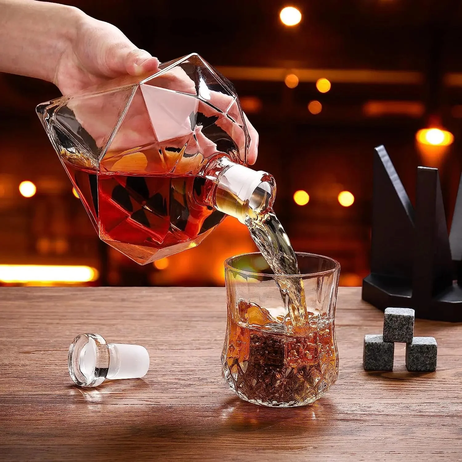 Creststone Diamond Decanter - Image 2