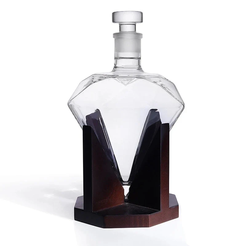 Creststone Diamond Decanter - Image 3