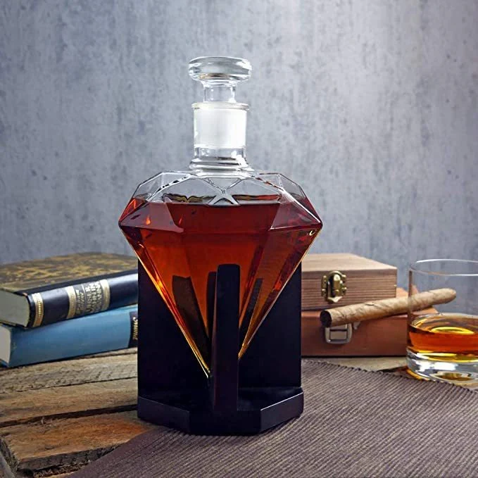 Creststone Diamond Decanter - Image 5