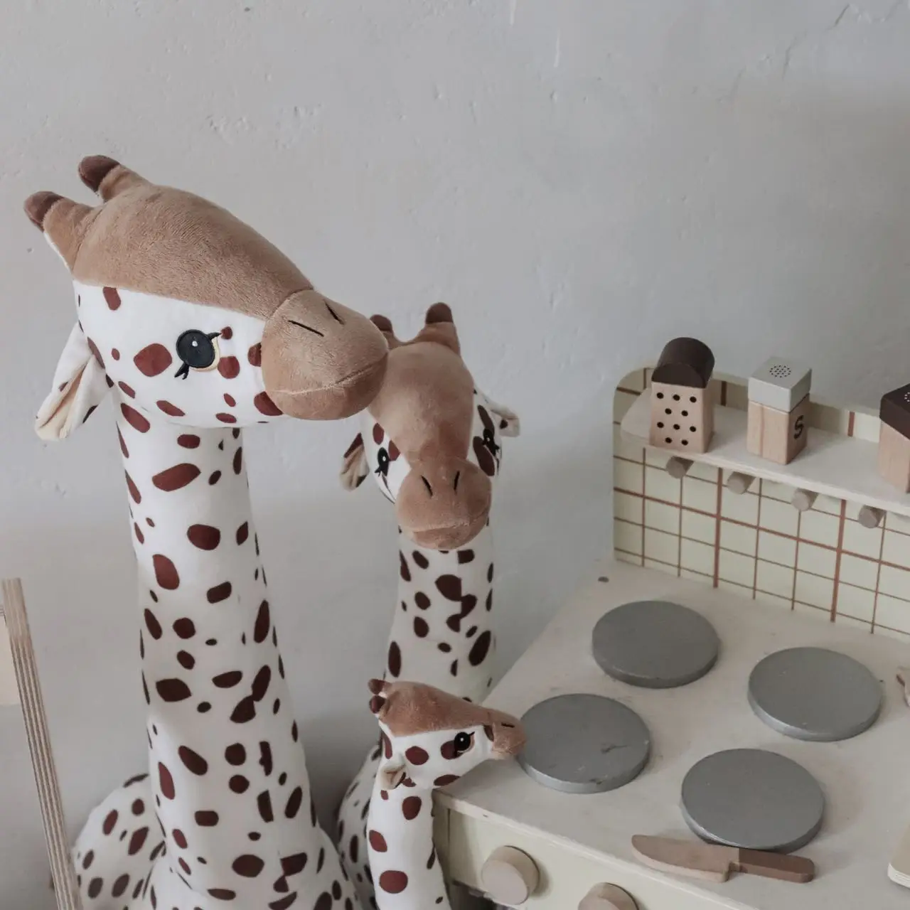 Cuddle Giraffe Plush - Image 4