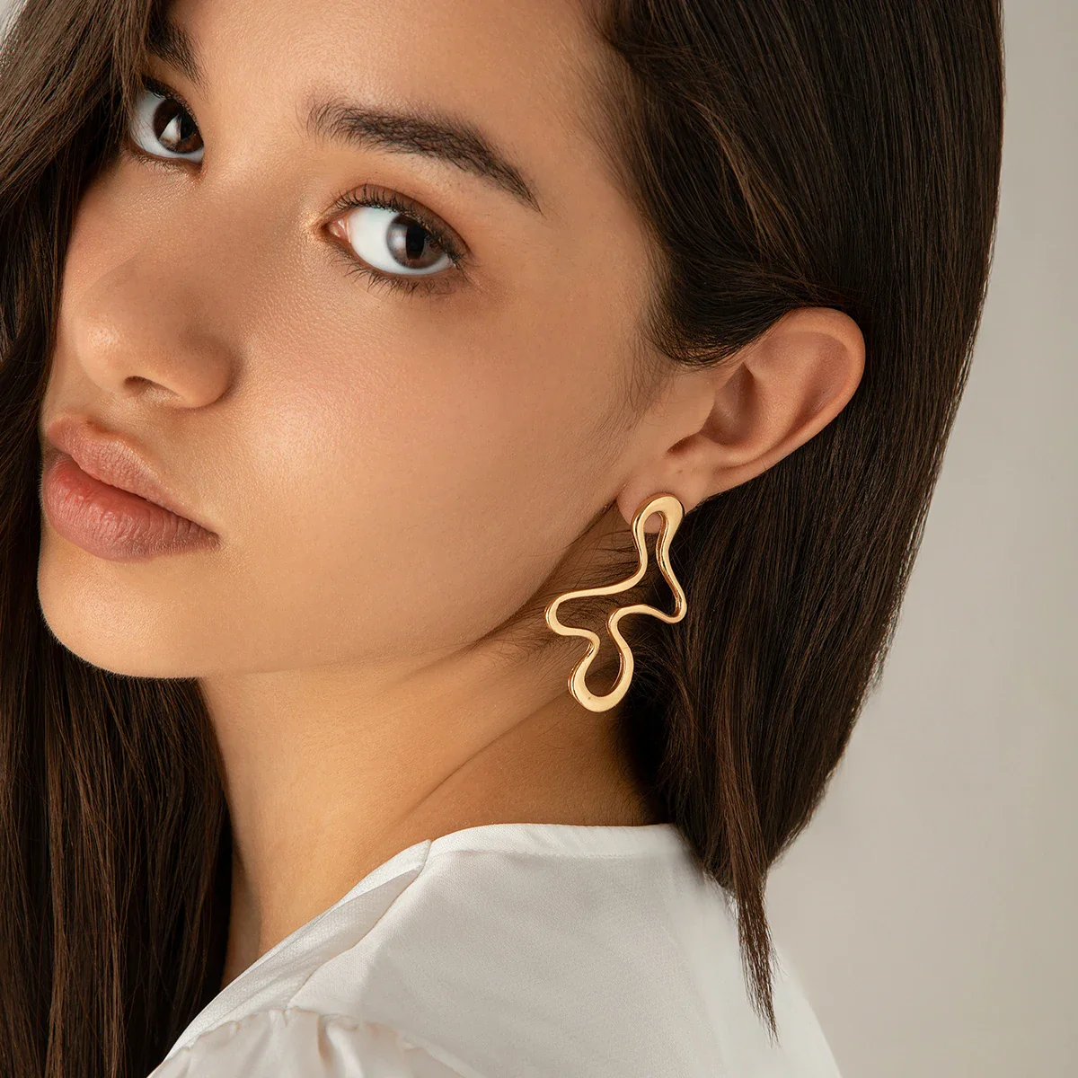 Divena Earrings - Image 4