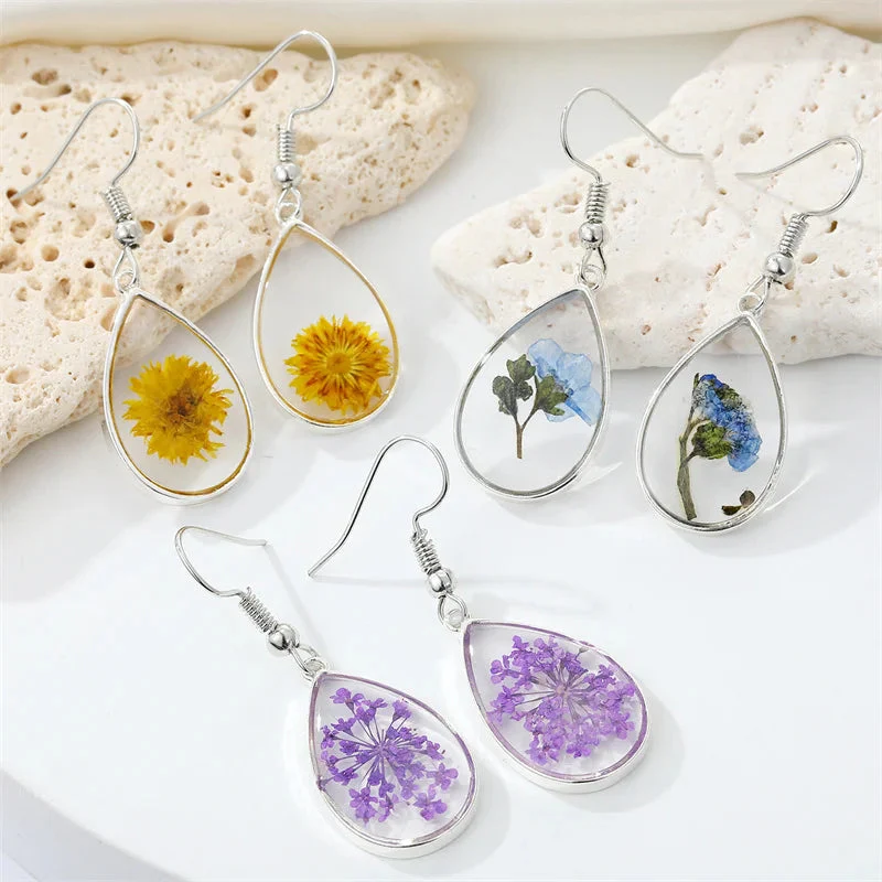 Dried Flower Resin Earrings - Image 2