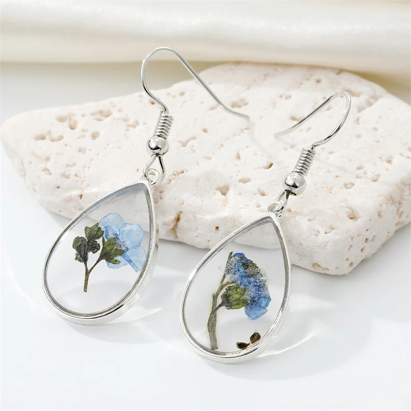 Dried Flower Resin Earrings - Image 3