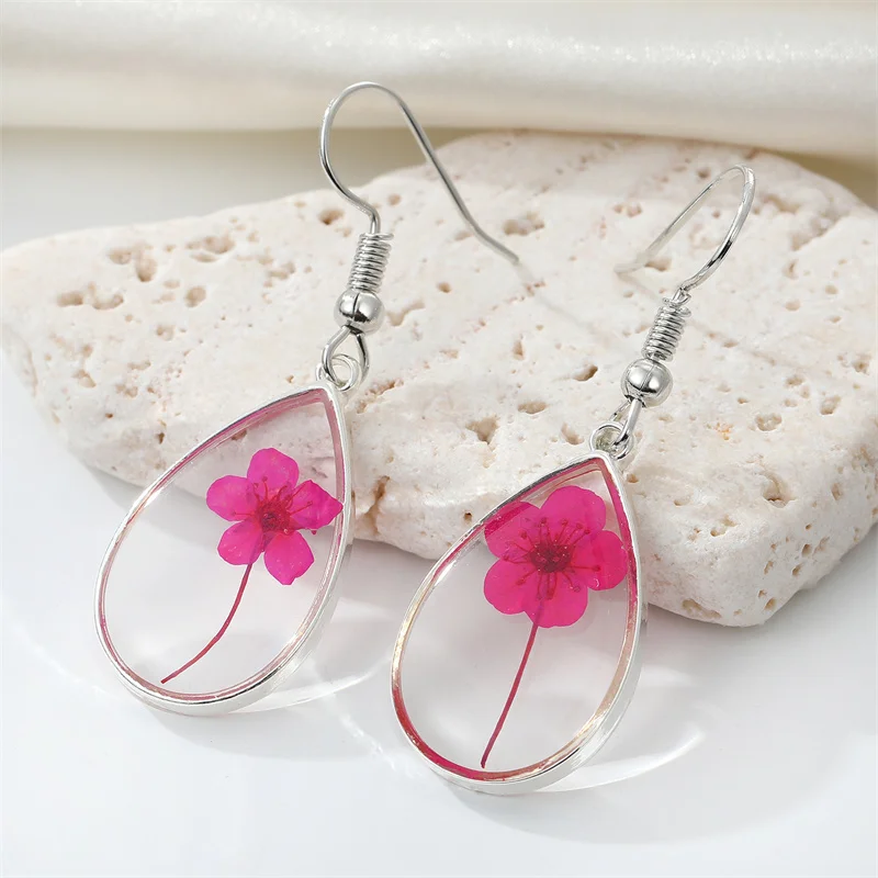 Dried Flower Resin Earrings - Image 5