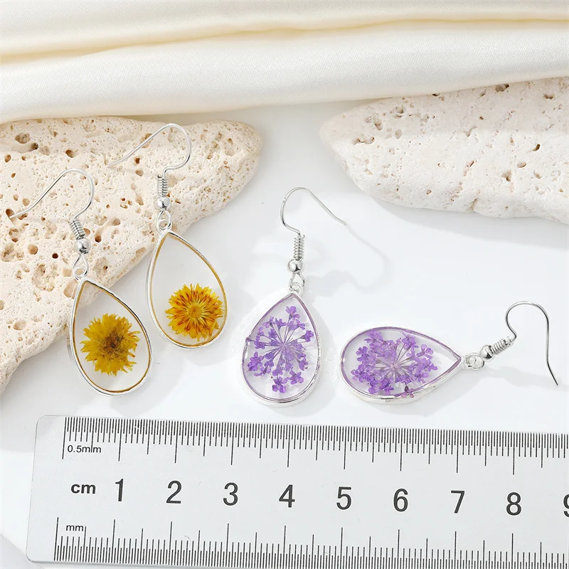 Dried Flower Resin Earrings - Image 7