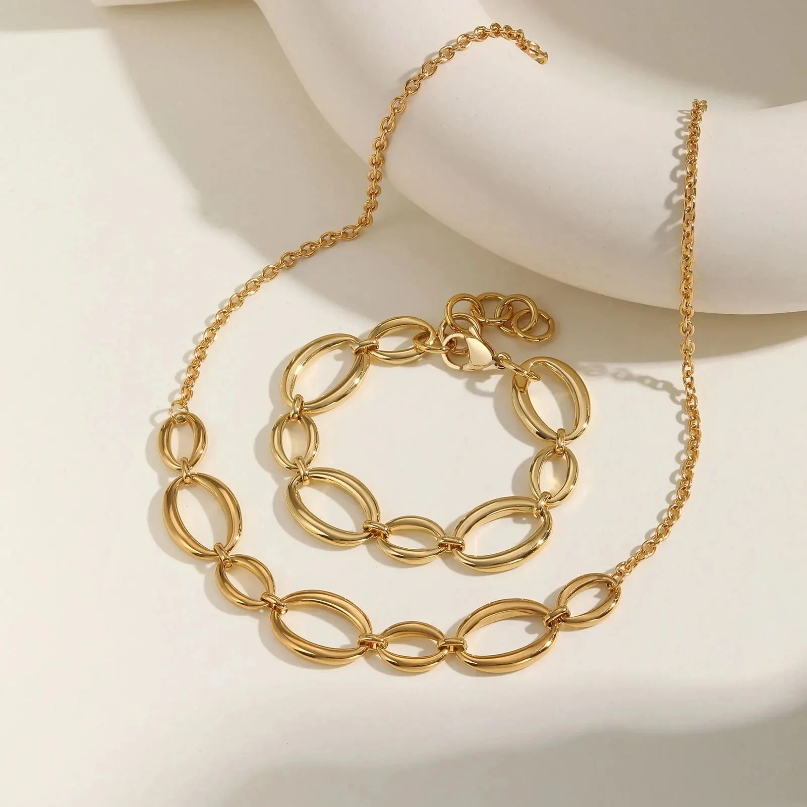 Eterna Oval Link Set - Image 2