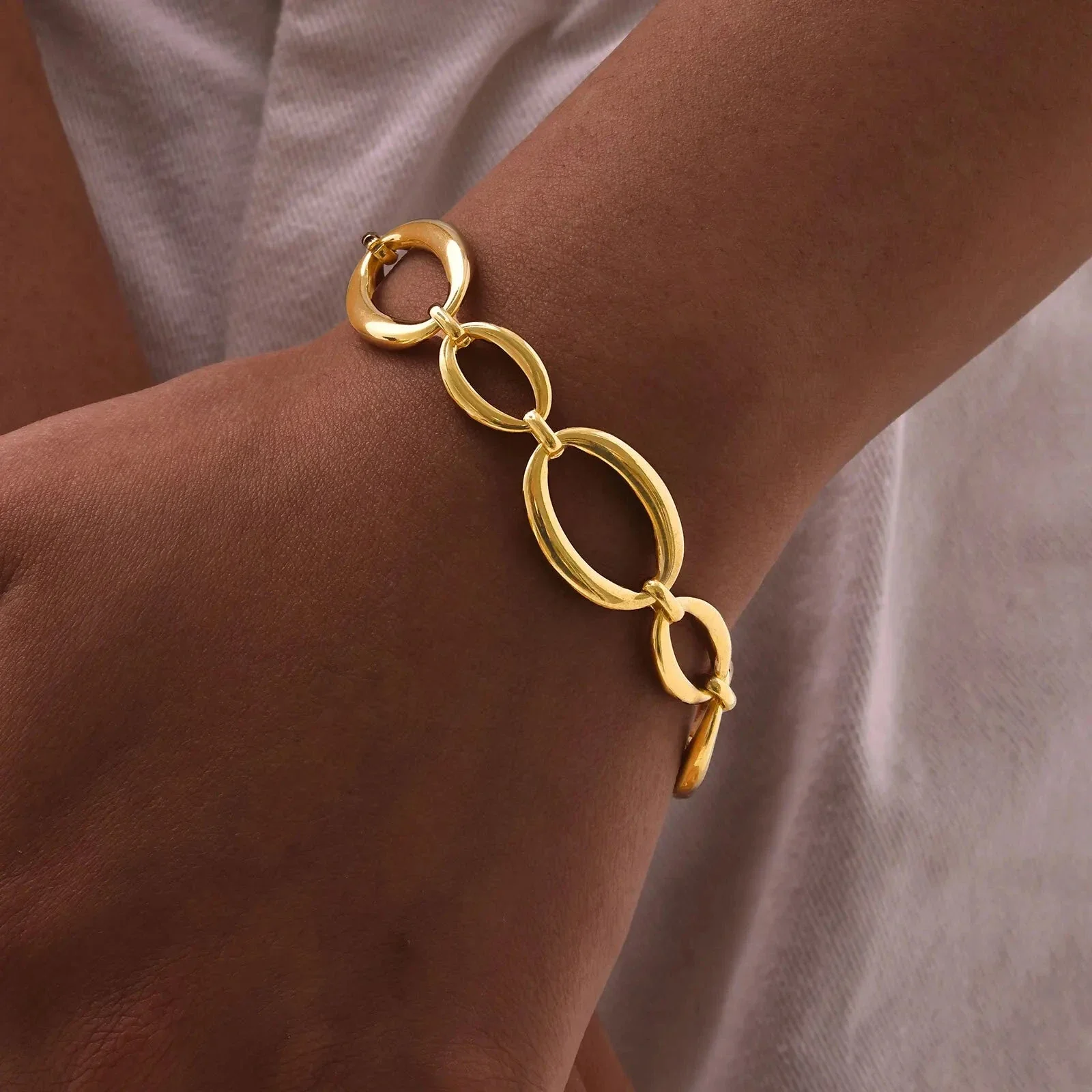 Eterna Oval Link Set - Image 4
