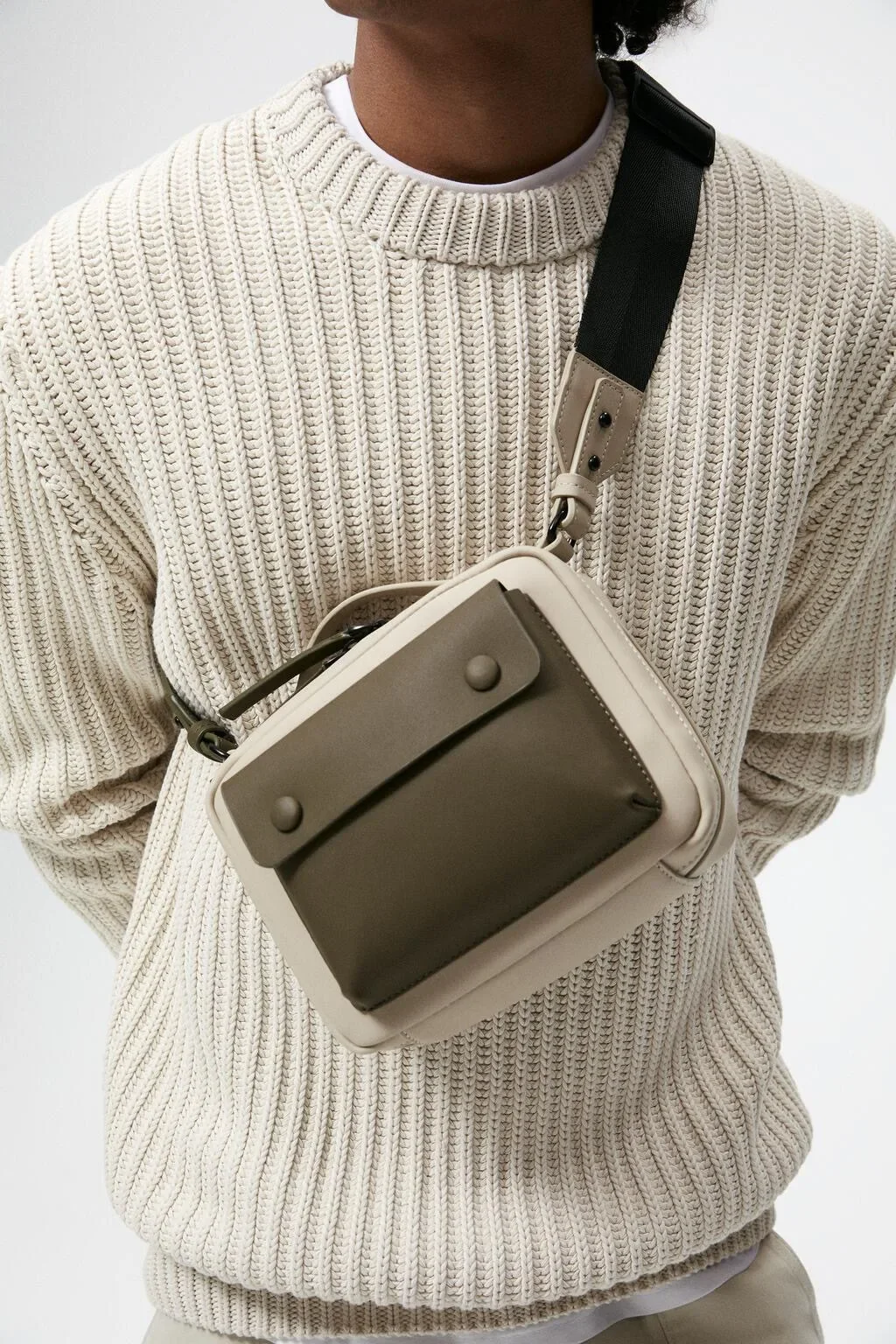 Journey Crossbody Bag Men - Image 5