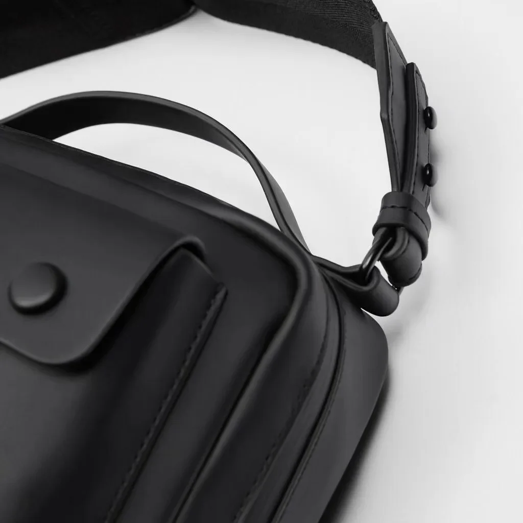 Journey Crossbody Bag Men - Image 9