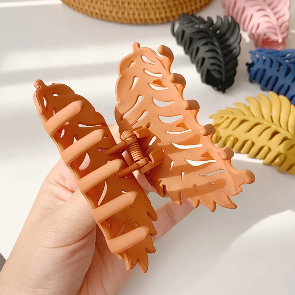 Leafy Hair Clip - Image 3