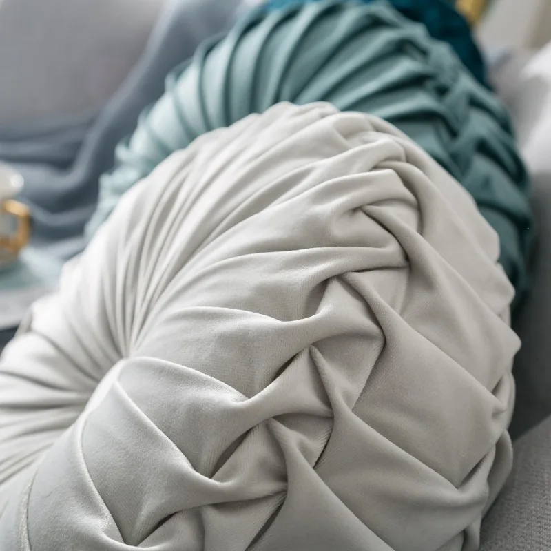 Meloa Velvet Cushion - Image 8