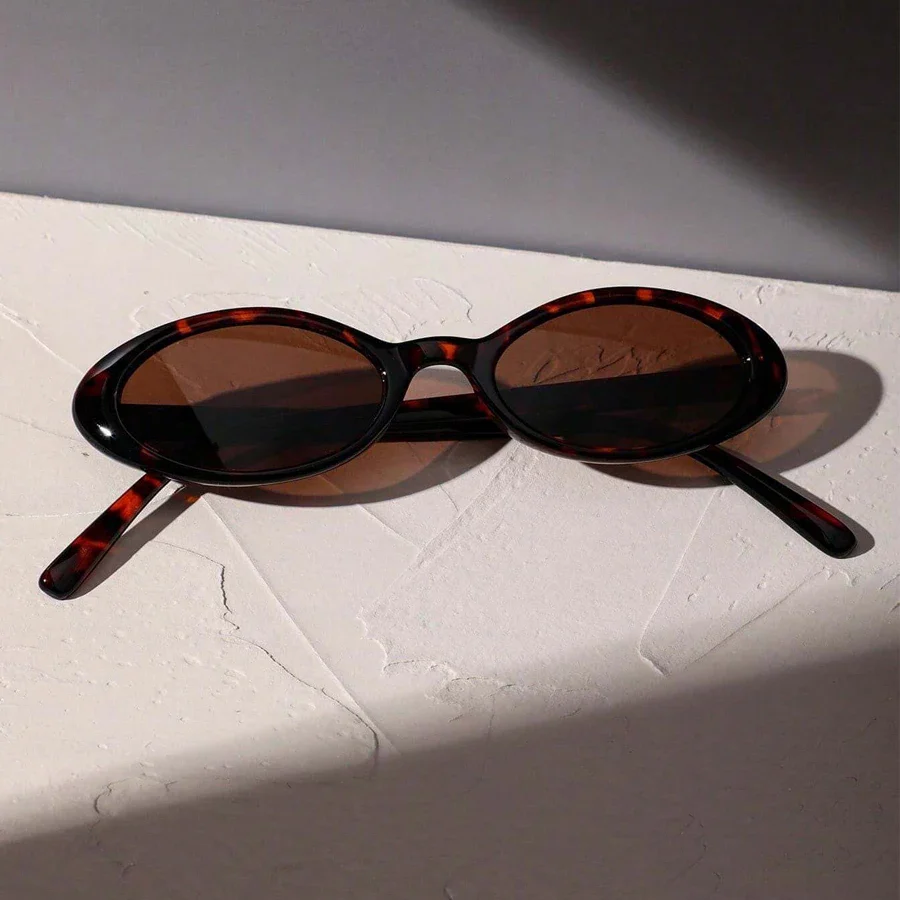 Noir Oval Shades - Image 4
