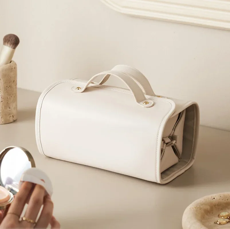 Voyage Toiletry Organizer - Image 4